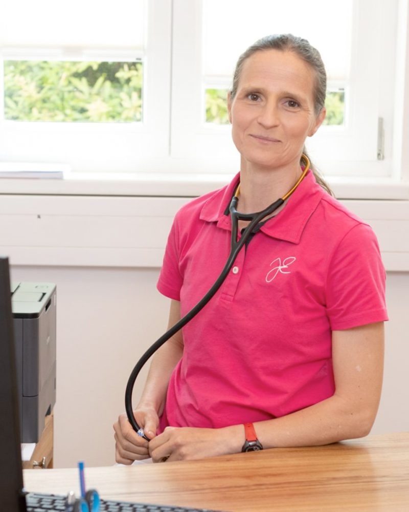 Portrait: Dr. med. univ. J.R. Edelbauer
