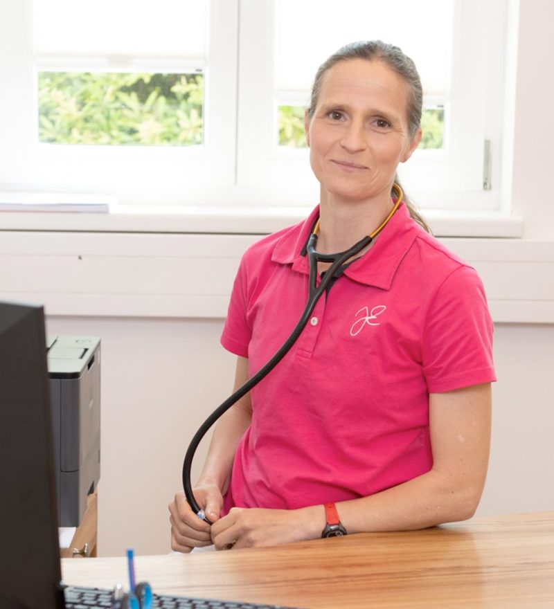 Portrait: Dr. med. univ. J R Edelbauer